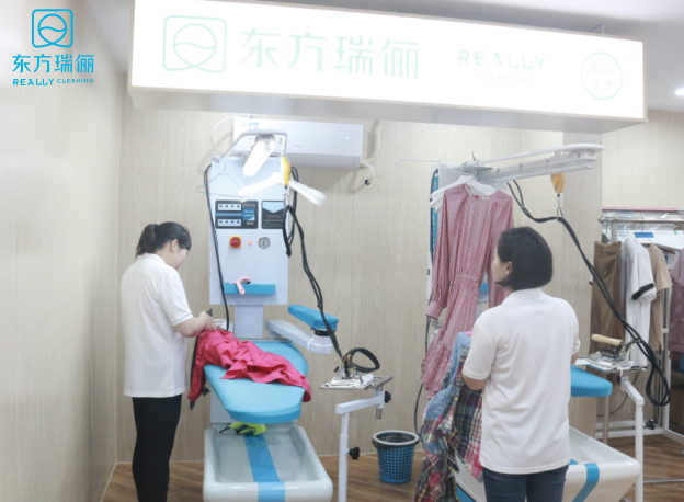 東方瑞儷干洗店加盟分享夏日衣物保養(yǎng)小知識(shí)